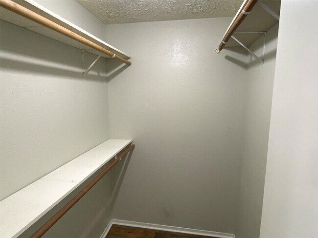 Building Photo - 302 El Toro Ln