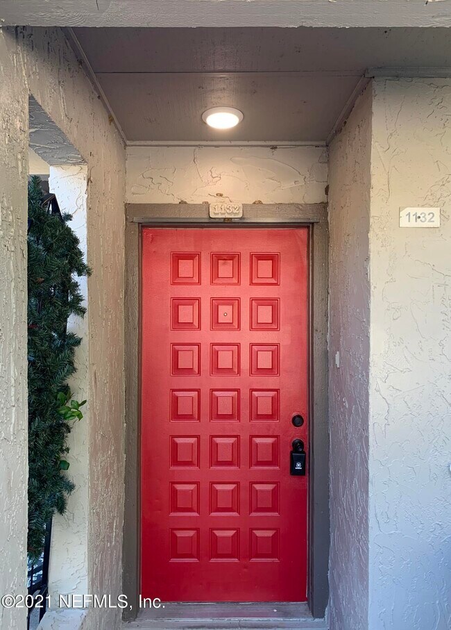Building Photo - 8300 Plaza Gate Ln