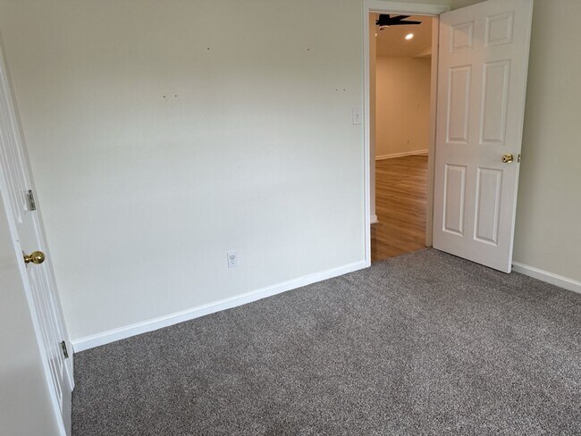 Building Photo - 112 Teal Lake Dr