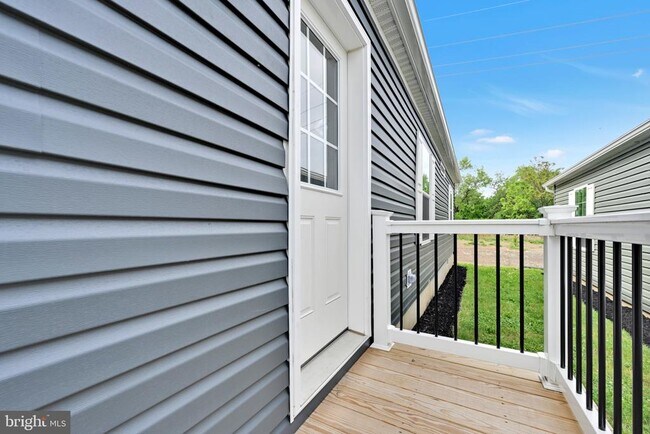 Building Photo - 2106 Scull St