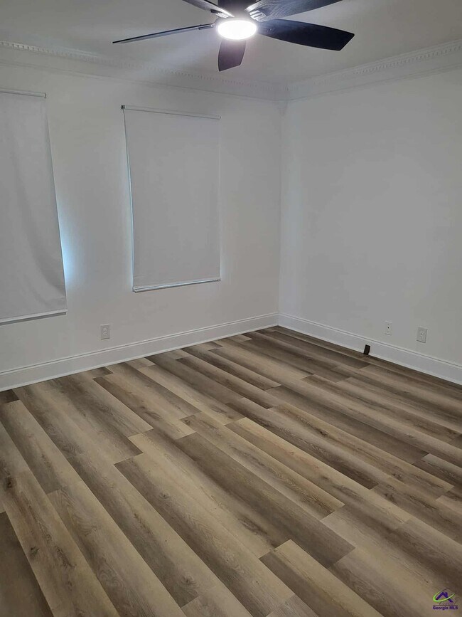 Building Photo - 2800 S Estates Rd