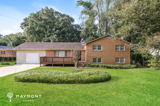 Building Photo - 12 Woodleigh Dr
