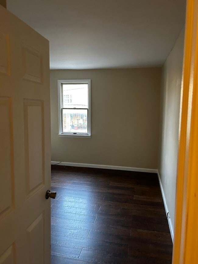 Building Photo - Charming 2-Bedroom Home in the Heart of Carbondale, PA