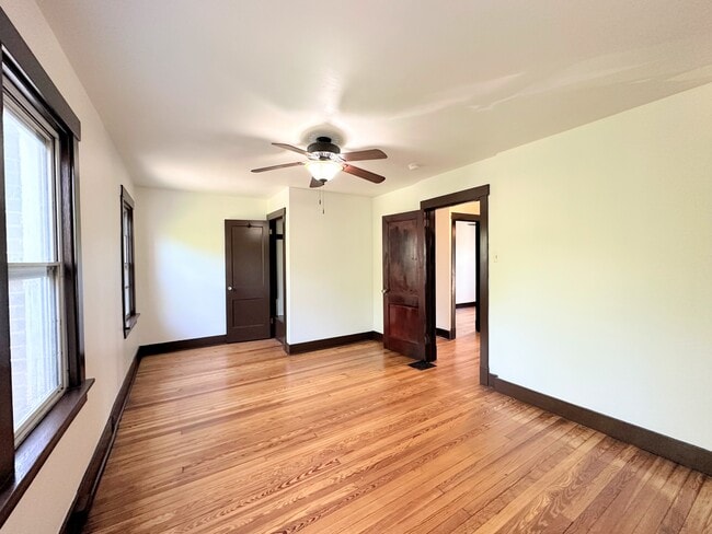 Building Photo - 7104 Schoyer Ave