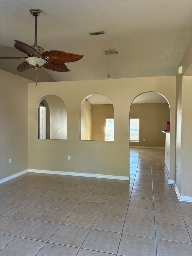 Building Photo - Single Family Home in Poinciana