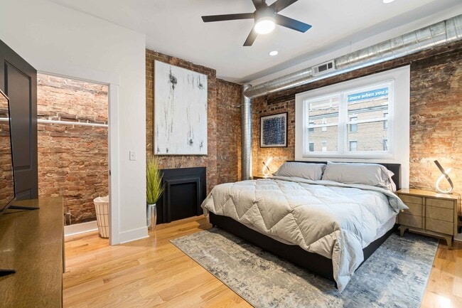 Building Photo - 6 Bed 4 bath Fully Furnished Oakland