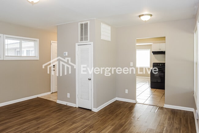 Building Photo - 3524 Flamingo Rd SW