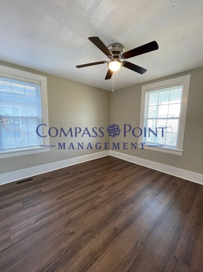 Building Photo - Newly Renovated Just For You! First Month'...