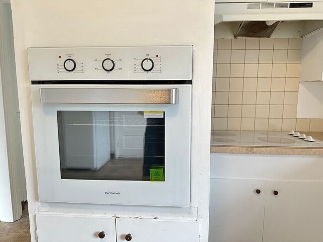 Building Photo - Charming 3 Bedroom, 2 Bath Home in Sellwood for rent!