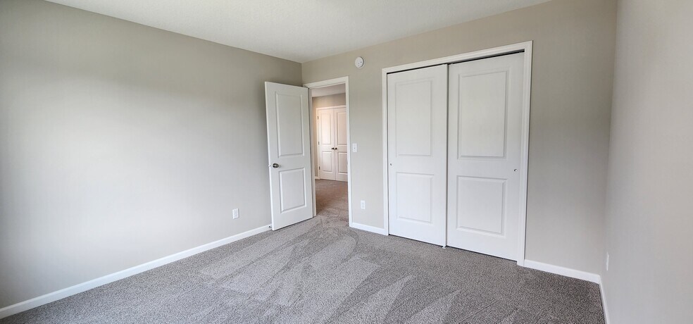 Building Photo - 1515 100th Ave NW