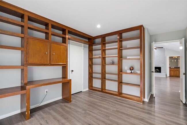Building Photo - 12226 Ravenmoor Dr