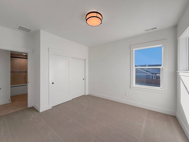 Building Photo - Luxury New Construction in Centerra: 4-Bed High-End Home, Dog Friendly, Fenced Yard, Near Downtow...