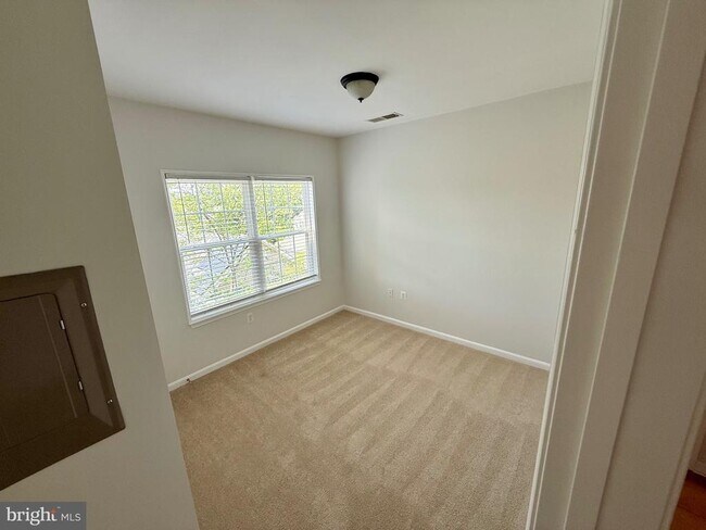 Building Photo - 13216 Fox Bow Dr