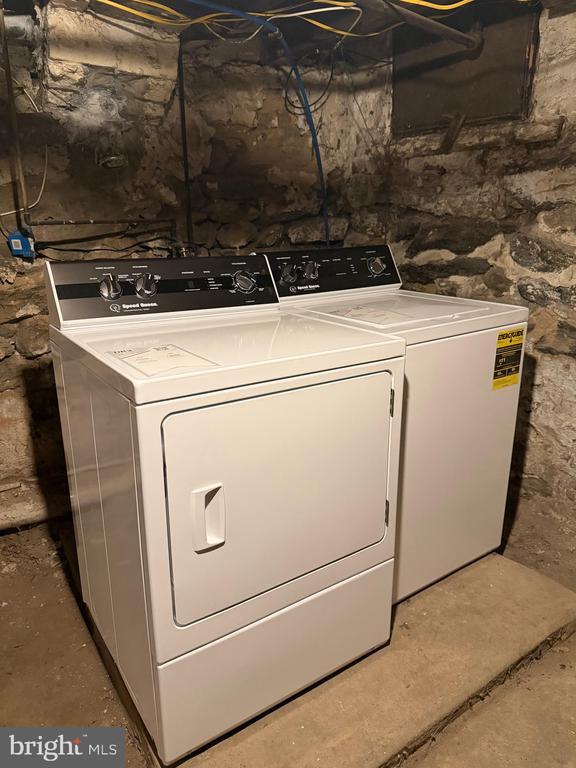 Building Photo - 3041 Livingston St