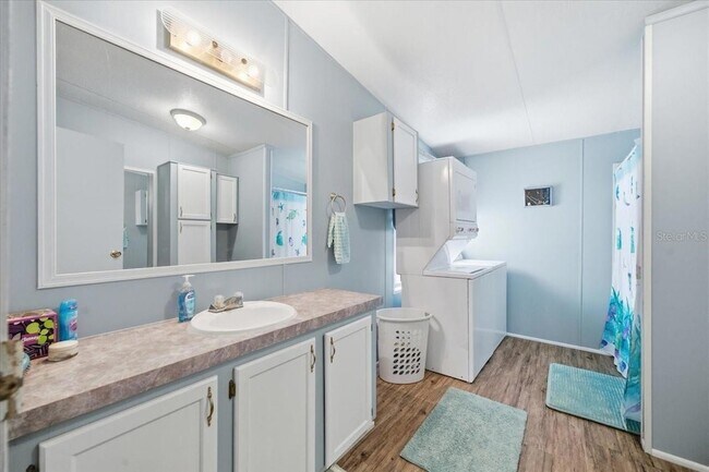 Building Photo - 6715 W Richard Dr