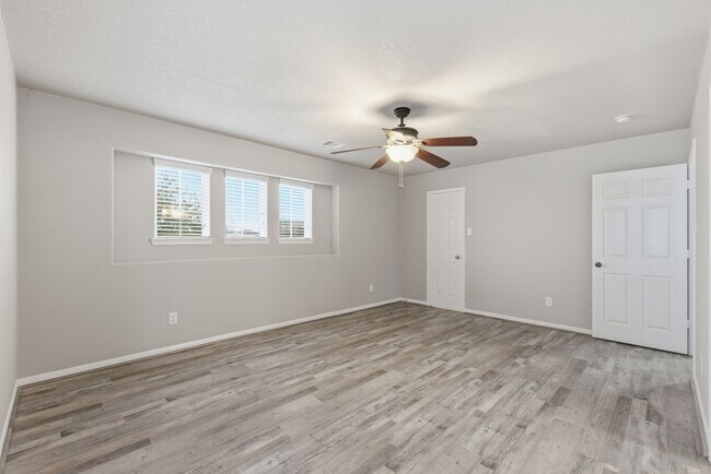 Building Photo - 4910 Conifer Ridge Way