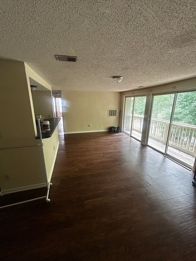 Building Photo - Freshly Renovated 3BR Condo Steps from UNC...