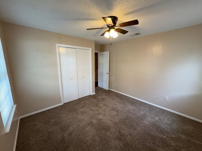 Building Photo - 1013 Kathey Dr
