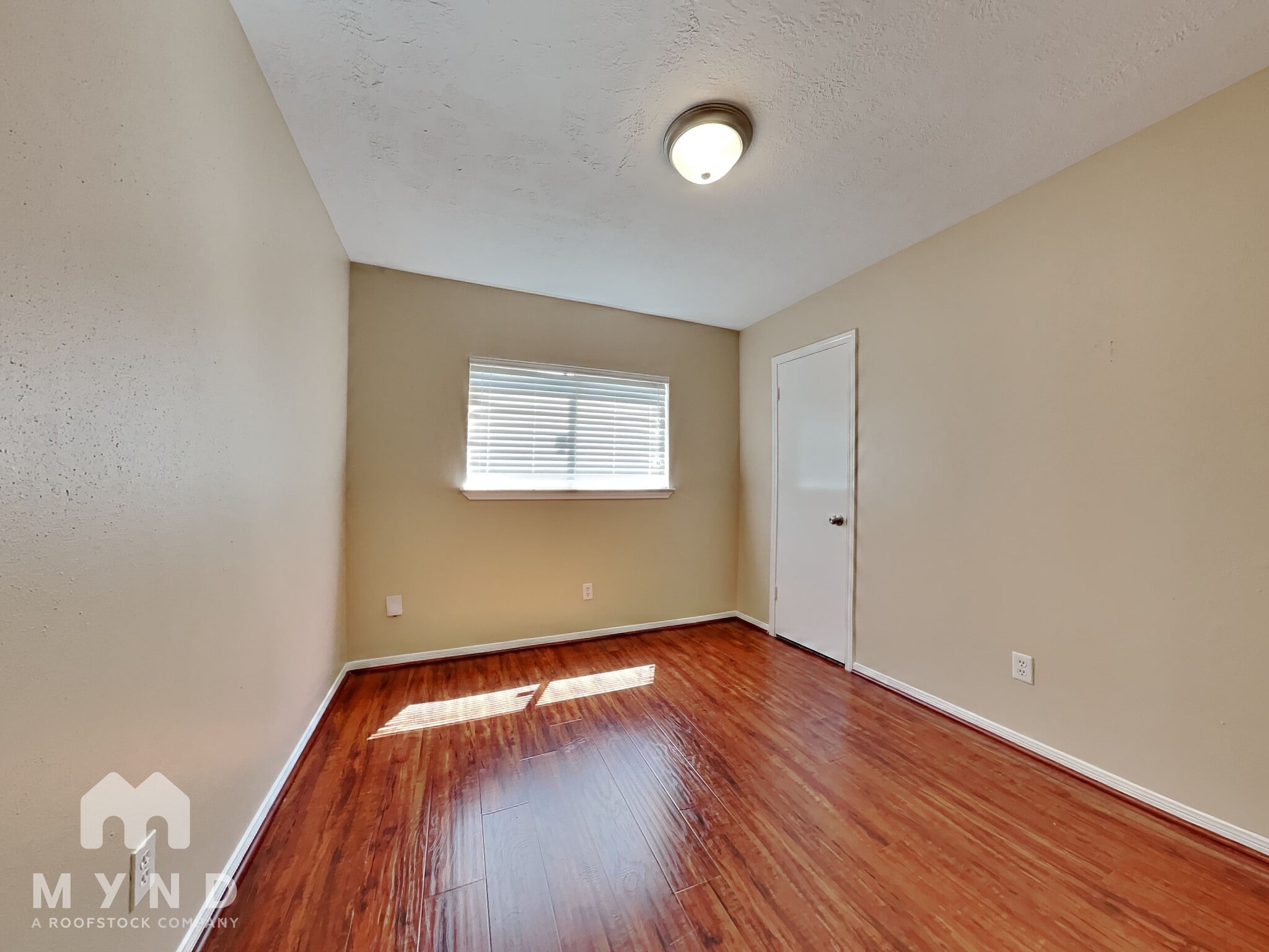 Building Photo - 8111 Valeta Dr