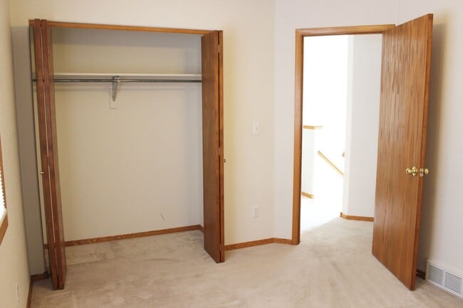 Building Photo - 2357 Forsythia Ct