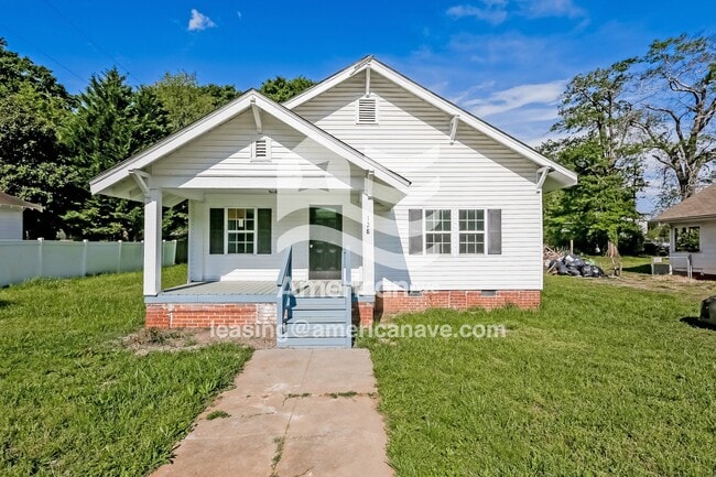 Building Photo - 128 Riley St