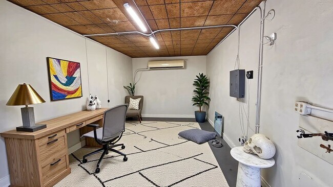 Building Photo - 17634 Bromley St