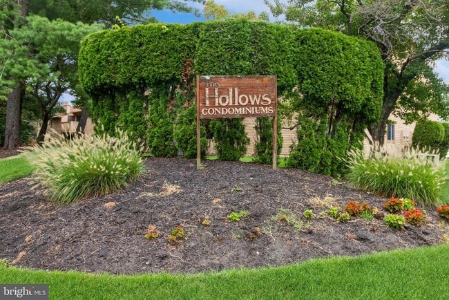 Building Photo - 2103 Woodhollow Dr