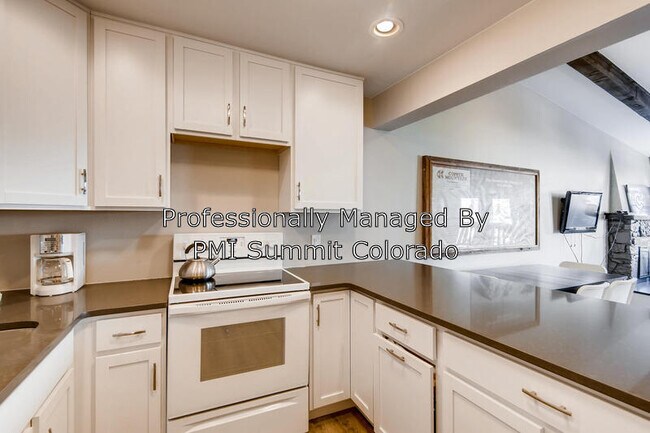 Building Photo - 56 Uneva Place