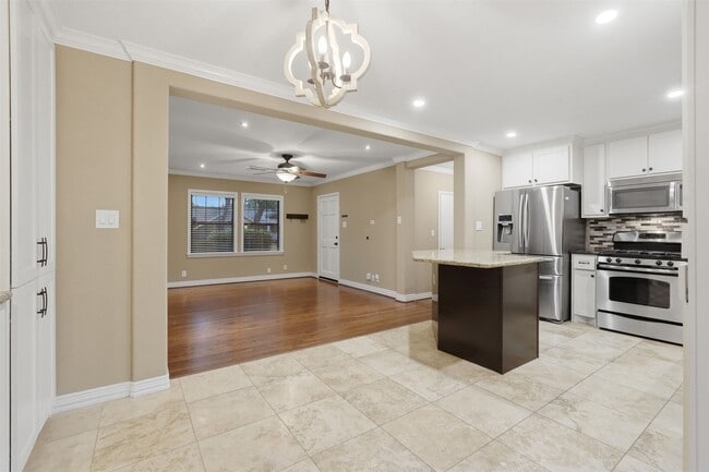 Building Photo - 4406 Marlborough Dr