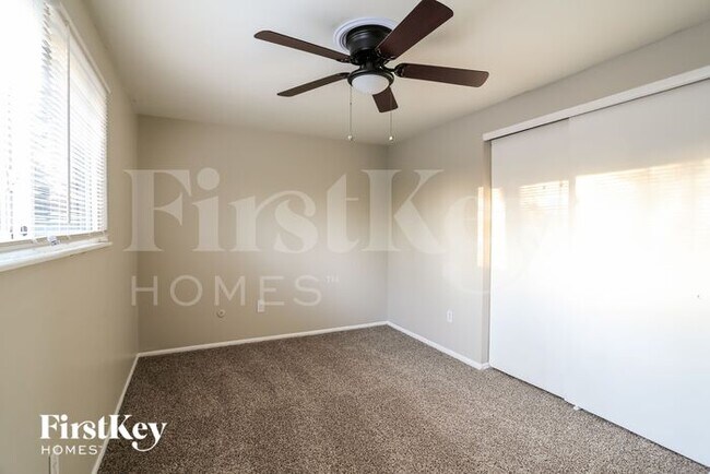 Building Photo - 4609 Paxton Dr S