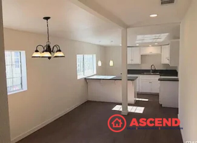 Building Photo - 404 Decatur St