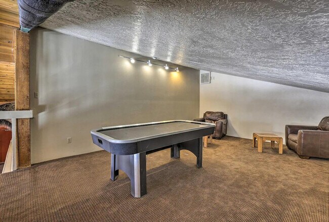 Building Photo - 89410 Ryan Gulch Rd