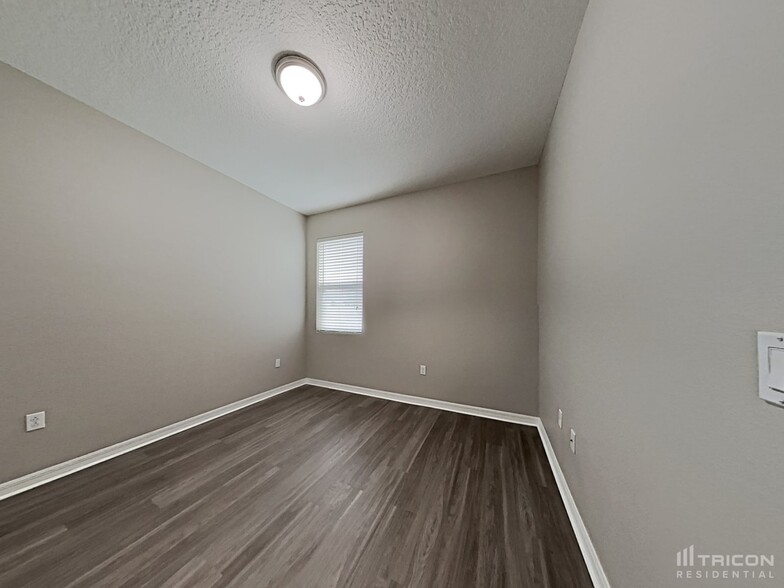 Building Photo - 3273 Zander Dr