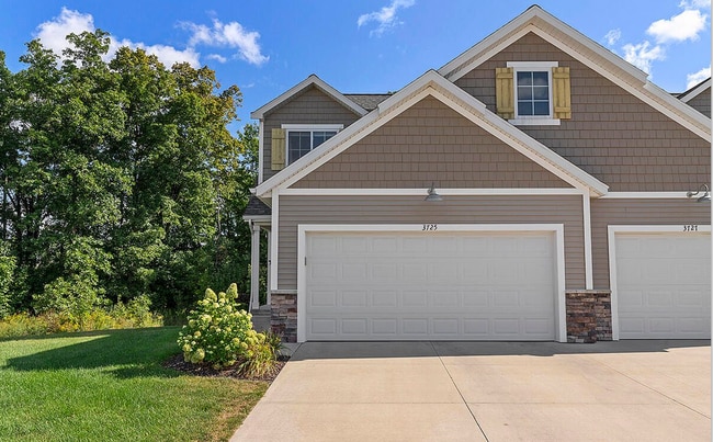 Building Photo - Immaculate 3 bed/3.5 bath home in Caledonia