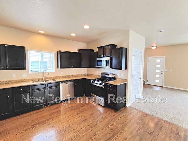 Building Photo - 2562 Ellingwood Dr