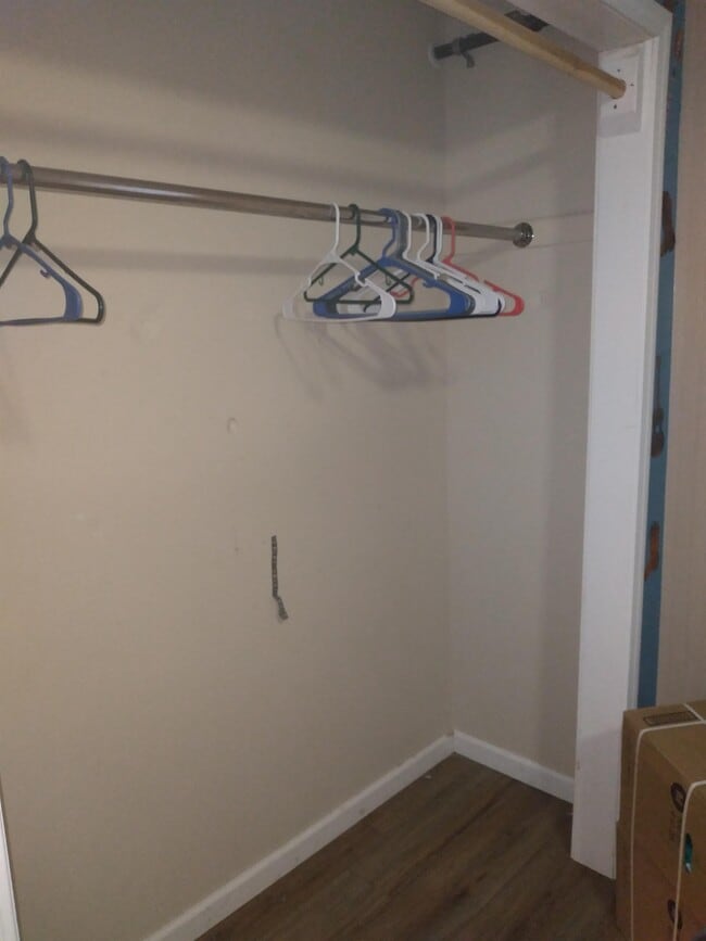 Building Photo - 216 S Pecan St