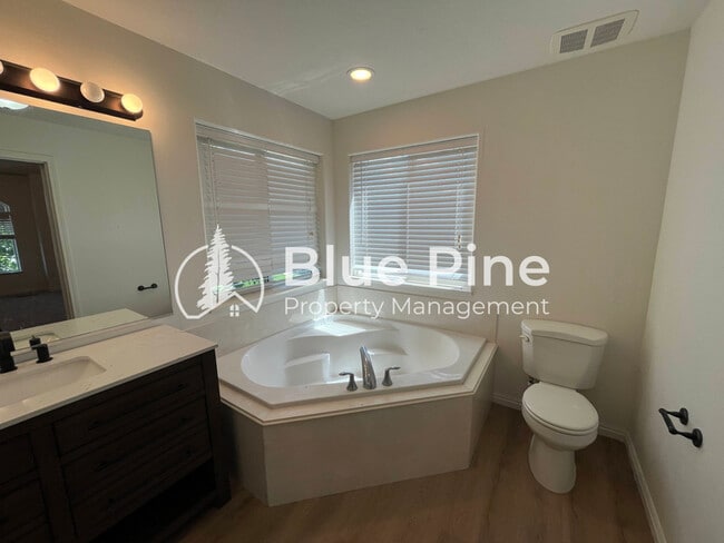 Building Photo - 5231 Clearfield Ln