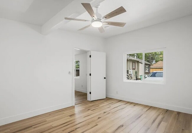 Building Photo - Beautifully Remodeled 1 Bed / 1 Bath in Midtown - Available 6/15!