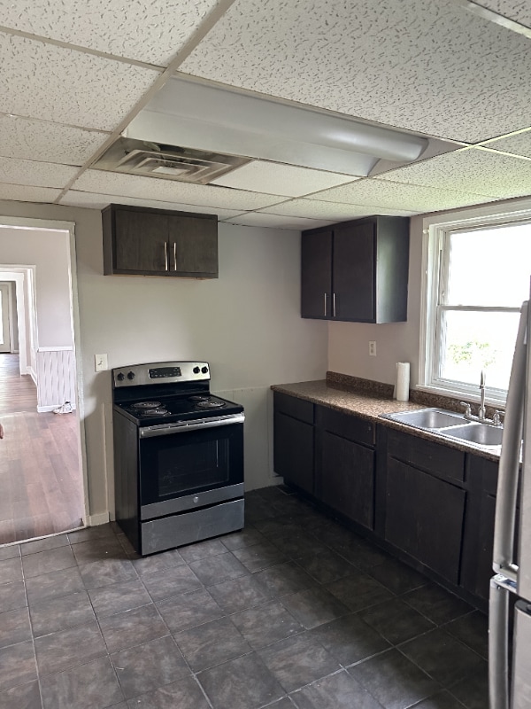 Building Photo - 3022 Bank St