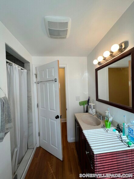 Building Photo - 16-18 Silvey Place