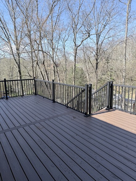 Building Photo - 3295 Woodhaven Dr