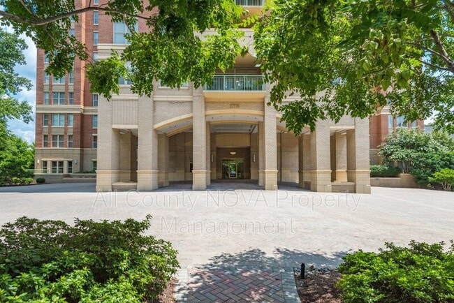 Building Photo - 11776 Stratford House Pl