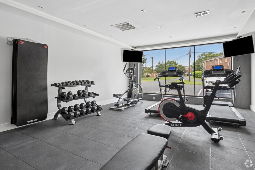 Fitness Center - The Oaks at Anderson Apartments