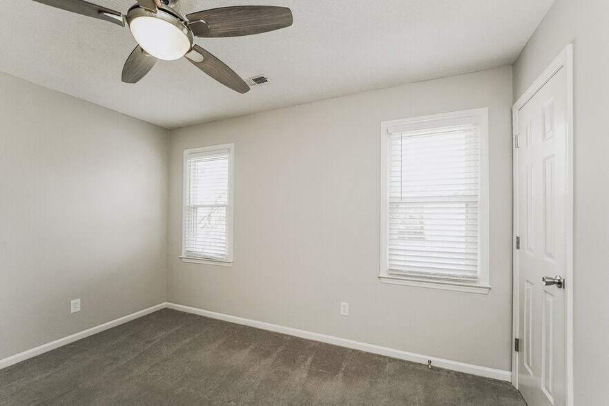 Building Photo - 9612 Manus Ct