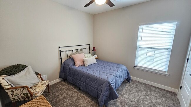 Building Photo - 1399 Autumn Ridge Dr