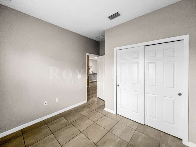 Building Photo - Spacious 3-Bedroom Home in the Heart of Cape Coral!