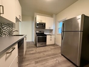 Building Photo - Updated 1-BR Apartment Now Available in Munhall/Homestead!