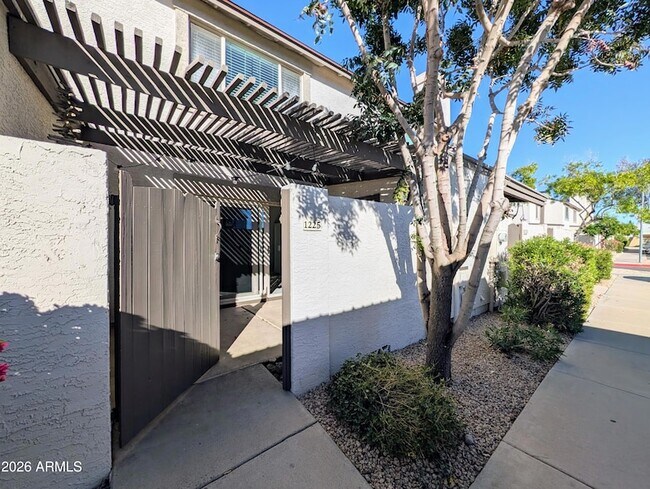 Building Photo - 4114 E Union Hills Dr