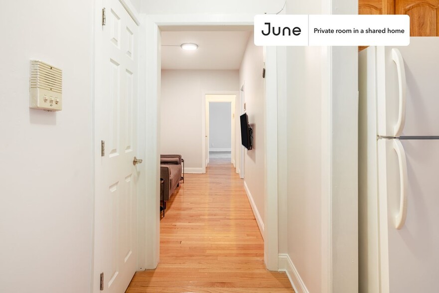 Building Photo - Room in Shared 2 bed/1 bath home