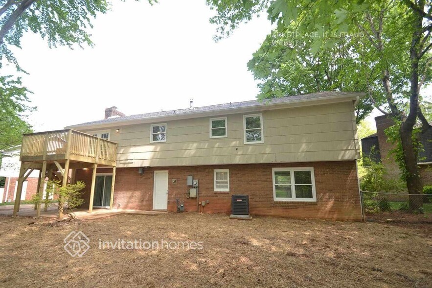 Building Photo - 8100 Sidras Ct